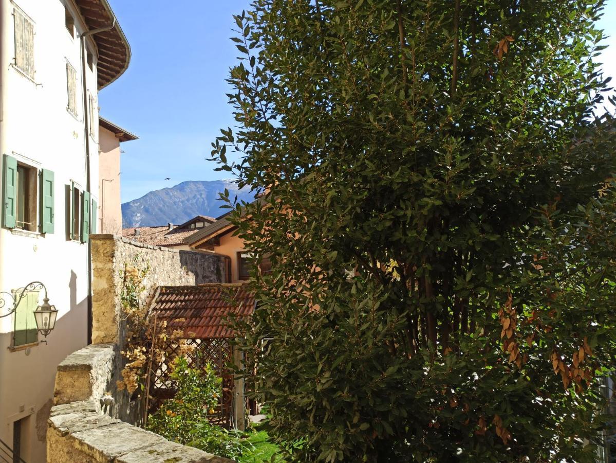 New Apartment In Historical Center Near Lake Riva del Garda Exterior photo